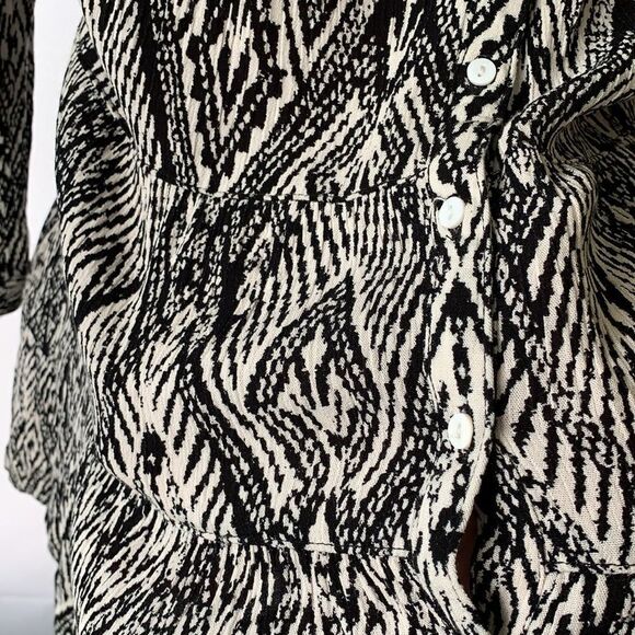 Bit & Bridle Small 3/4 sleeve BoHo ruffle Blouse - Picture 5 of 9